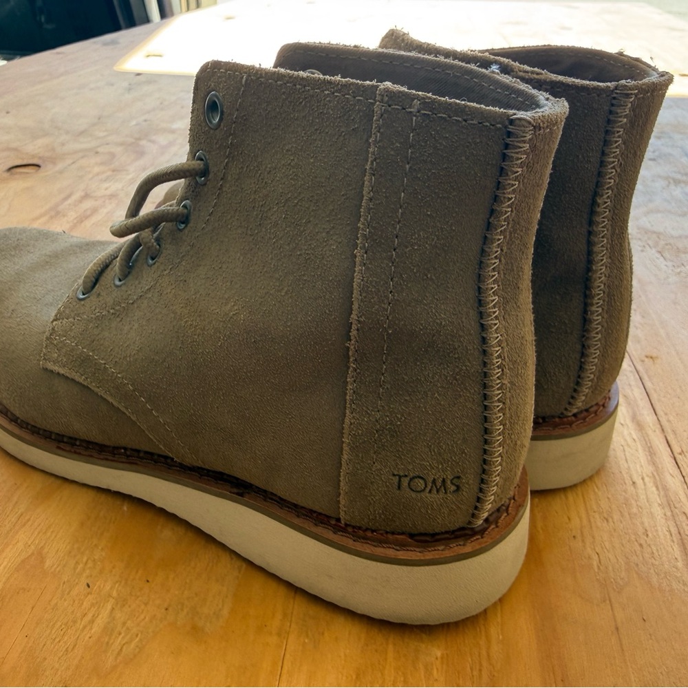 TOMS Men's Brown Suede Chukka Boots